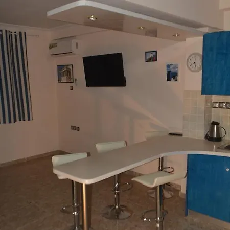 Cosy Acropolis Point-3 Apartment